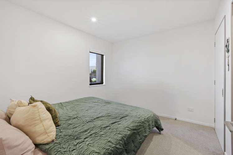 2/15 Bunyan Street Waltham_8