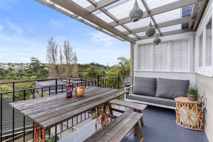 A waterfront home on 26 Sunny Brae Crescent, in Auckland’s Westmere, goes to auction on October 17. Photo / Supplied