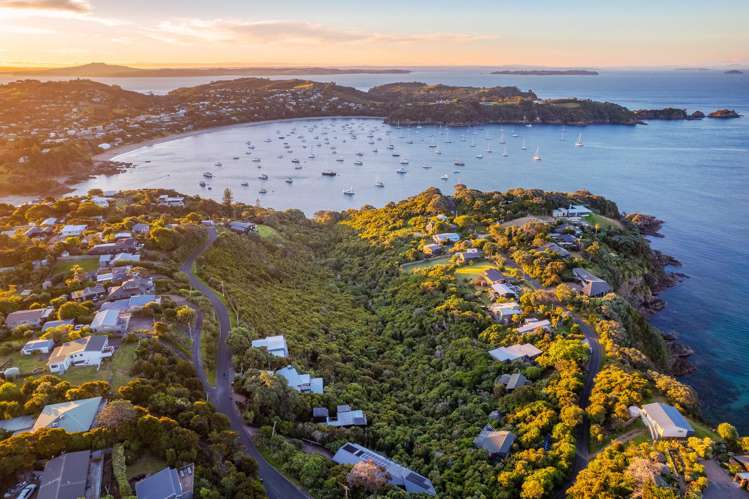 27 Queens Drive Oneroa_27