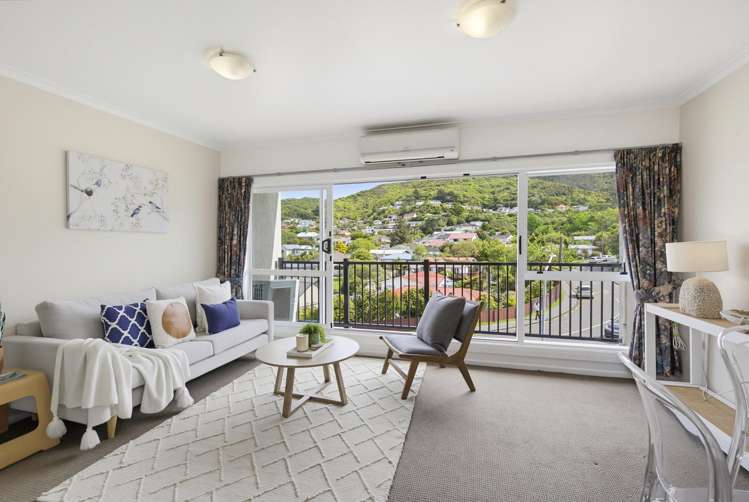 5/10 Thurleigh Grove Karori_1