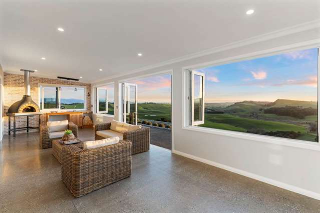 LAVISH LIVING WITH EXPANSIVE VIEWS - PREMIUM Q...