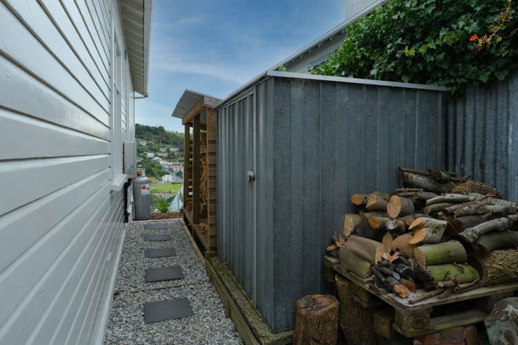 24 Sidey Street Calton Hill_16