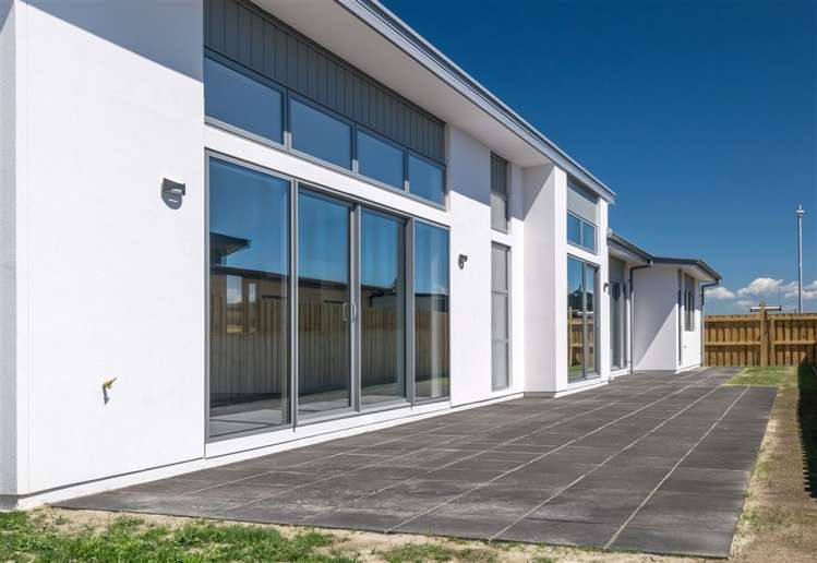 24 Corsair Crescent Burleigh_3