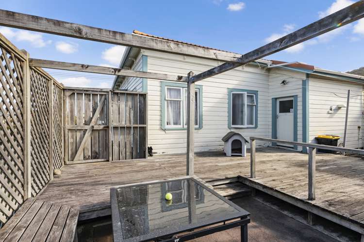 12 Wha Street Lyall Bay_13