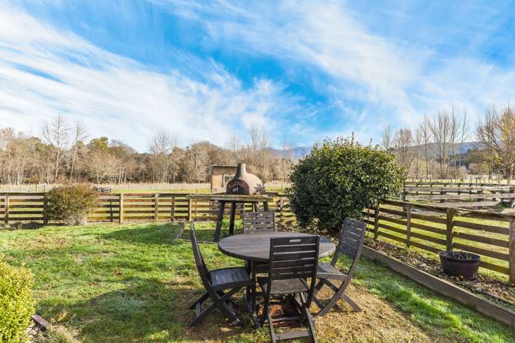 11 Thorn Road Dovedale_17