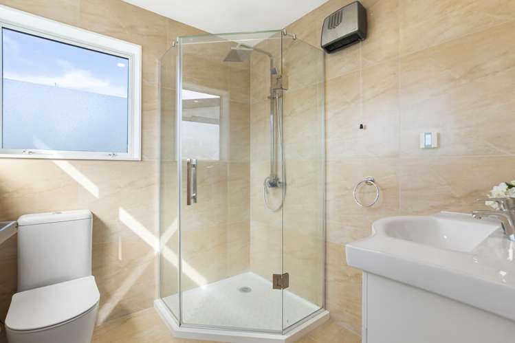 517 East Coast Road Murrays Bay_24