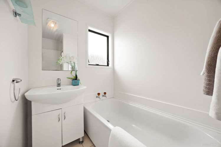 2/100 East Coast Road Forrest Hill_11