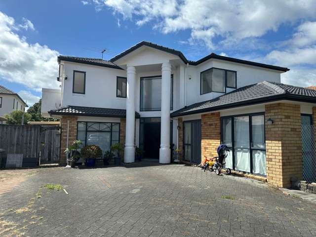 Six bedroom house with 3 bathrooms in East Tamaki
