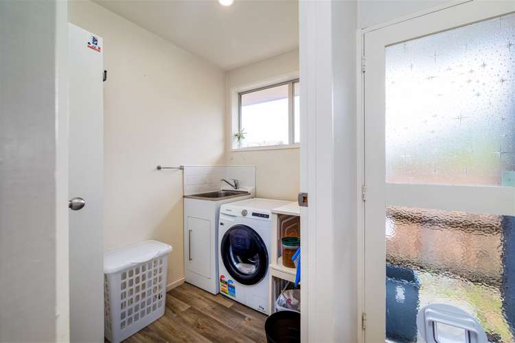 4 Karnak Crescent Russley_7