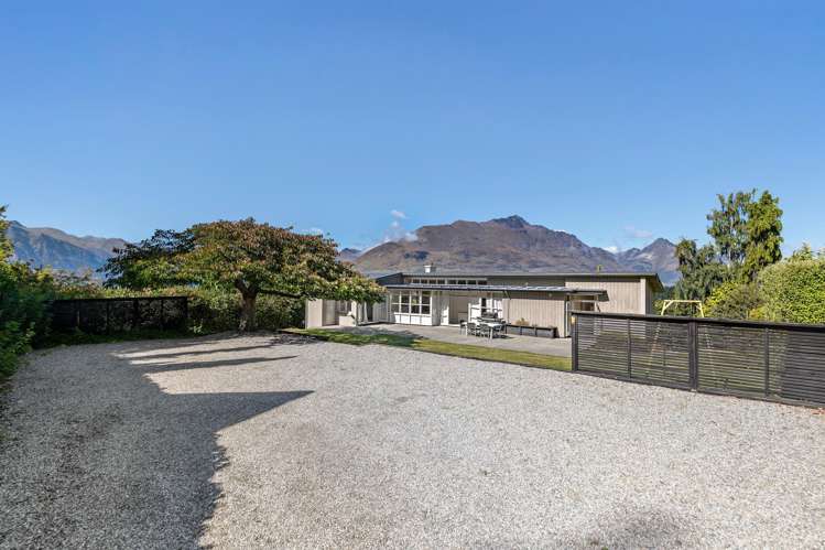 7 Salmond Place Queenstown_17