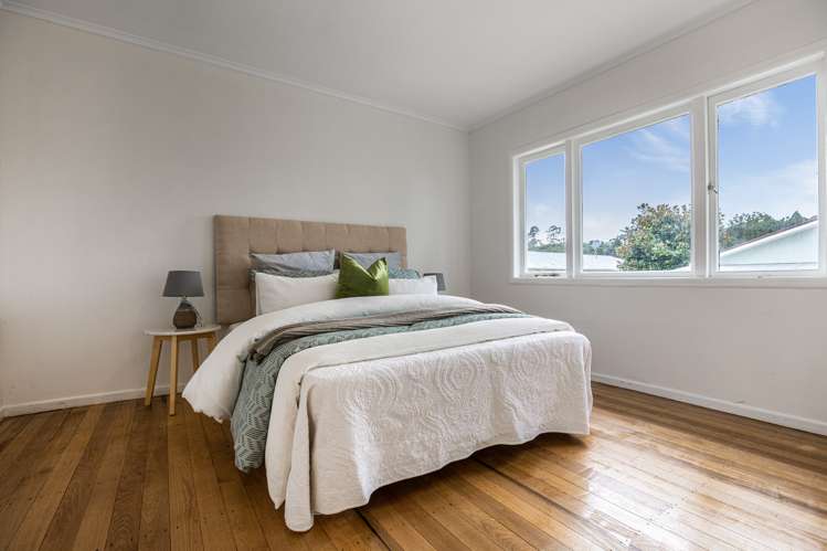 9 Huruhuru Road Massey_17