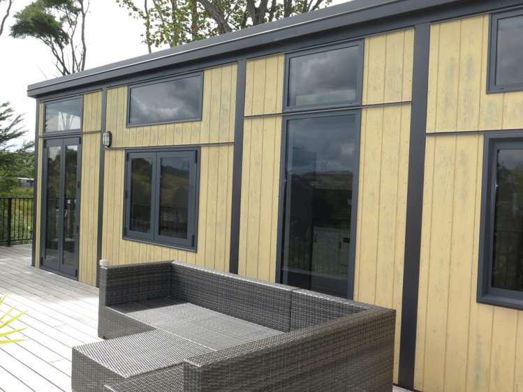 10 Cross st Raglan_12