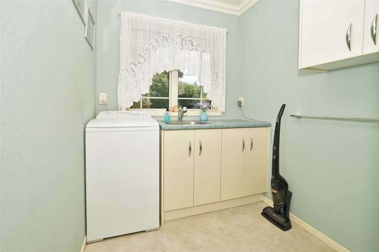 8 Button Lane Taupiri_13