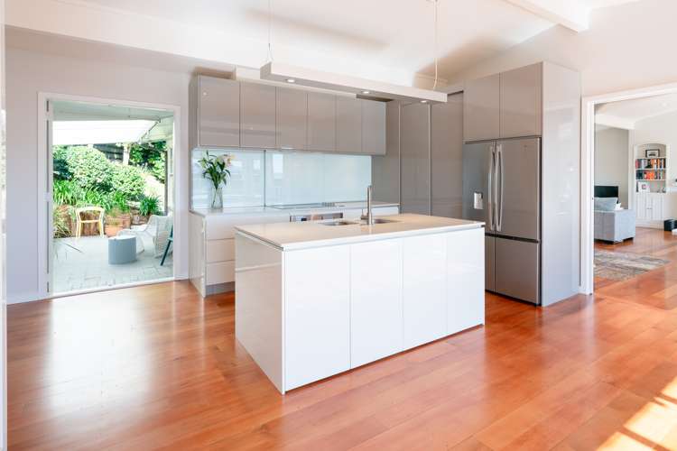 15 Taumaru Avenue Lowry Bay_18