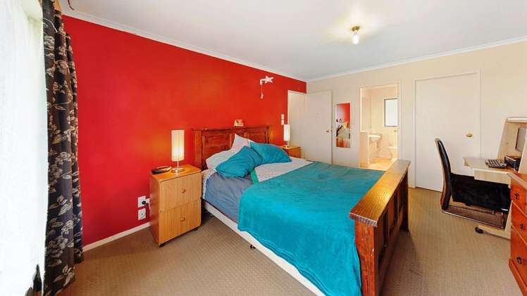 1 Lizzie Lane Clover Park_10