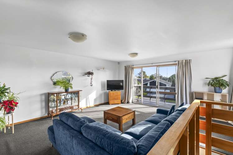 2/8 Applewood Place_3