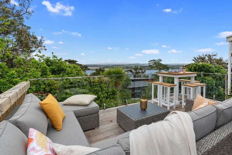 17 Chatham Avenue Paremoremo_4