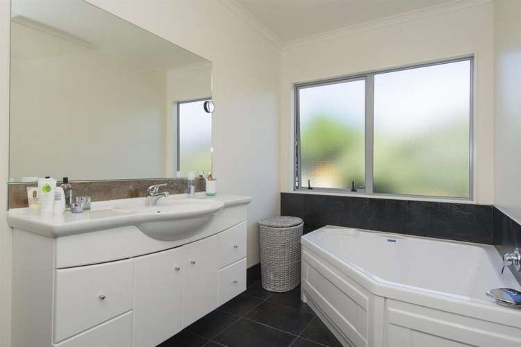 142 Palm Beach Boulevard Papamoa_14