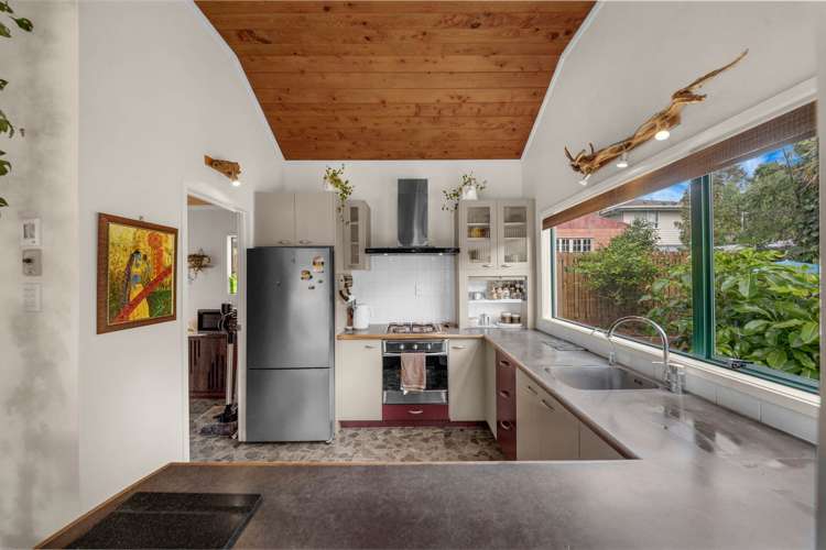 1/11 De Val Drive Titirangi_22