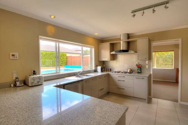 72 Pine Harbour Parade Beachlands_4