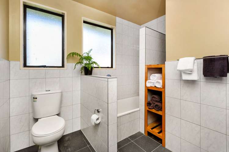 23 Wallis Street Raglan_12