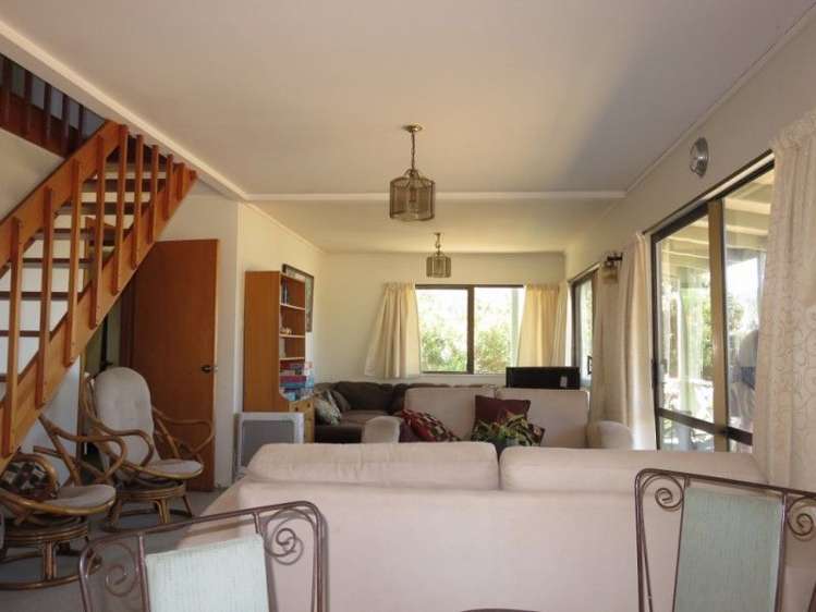 105 Oratia Place Onemana_6