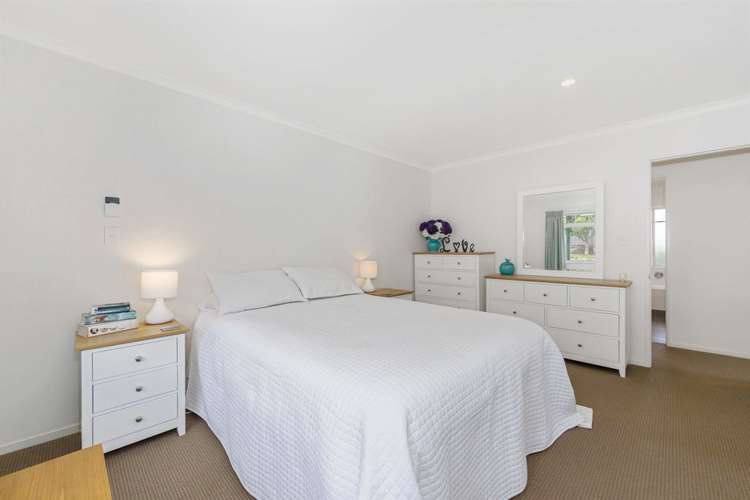 57 Chesterfield Way Orewa_10