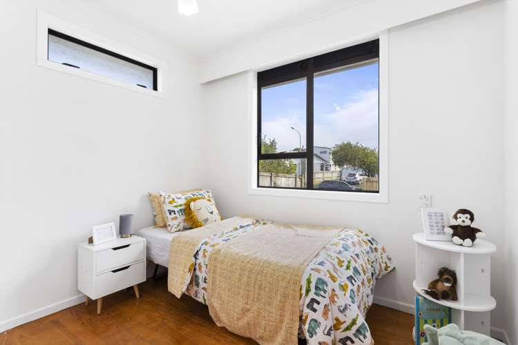 29 Crocombe Crescent Beach Haven_13