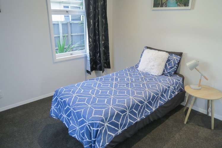 8 Wildberry Street Woolston_12