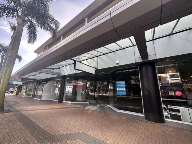 Shop 2 and 3/1-7 The Strand Takapuna_3