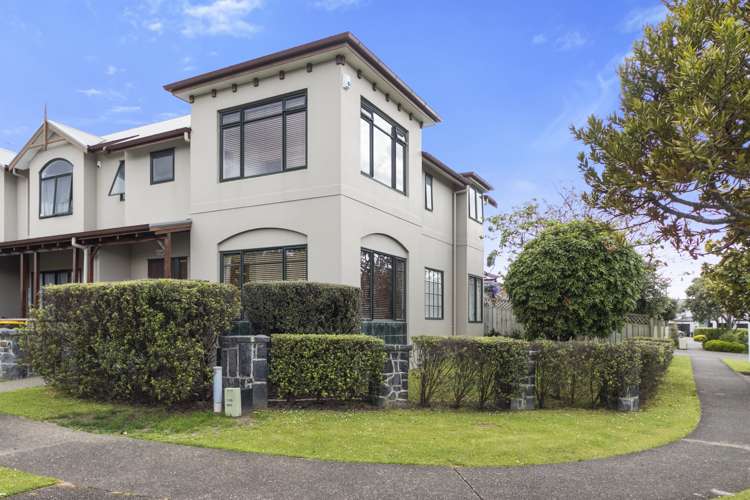 4/8 Tuscany Way Te Atatu Peninsula_0