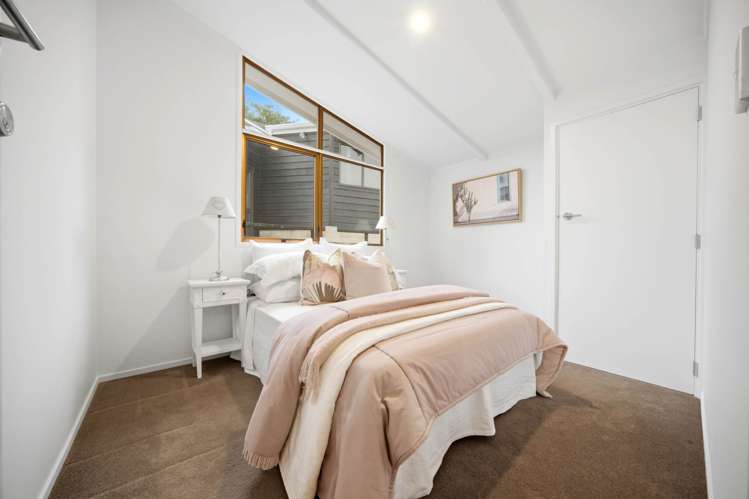 6 Chilton Place Mellons Bay_23