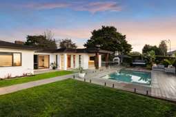 A FIVE-STAR LIFESTYLE, AT HOME