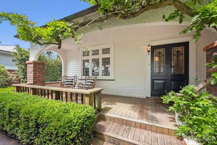 30 Ludlam Crescent Woburn_22