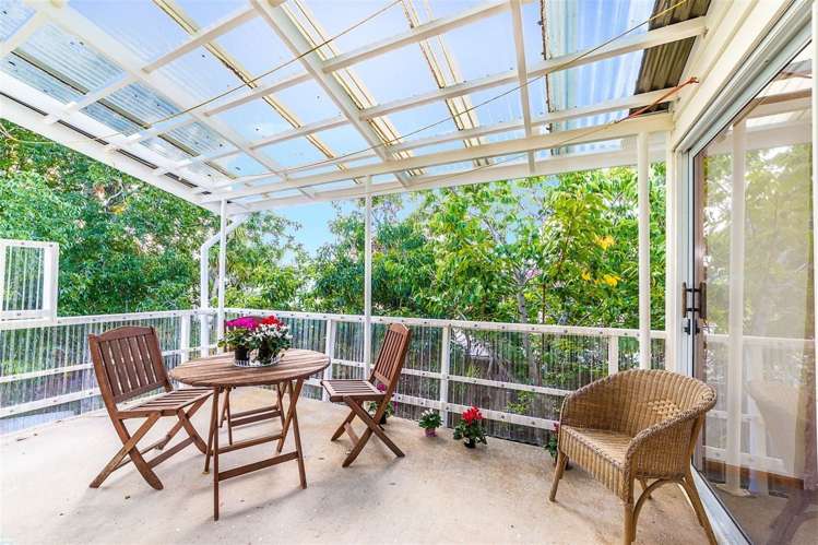 21 Karaka Street New Lynn_12