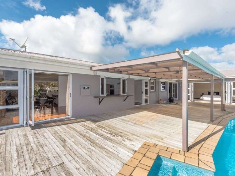 735 River Road Chartwell_23