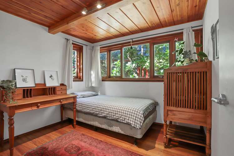 8 Valley View Road Titirangi_14