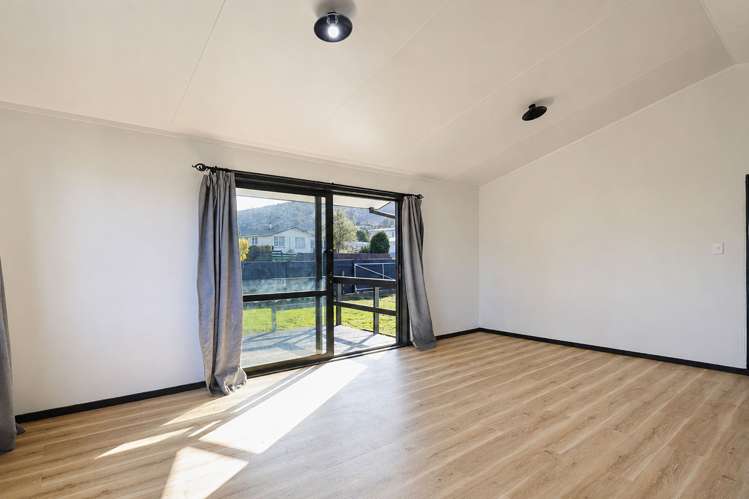 32 Gem Street Pukehangi_4