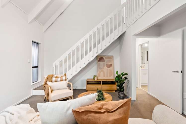 2/6 Lancaster Road Beach Haven_1