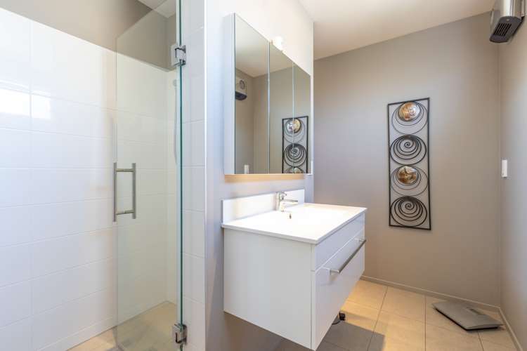 8 Wisteria Lane Rangiora_14