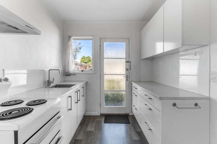 2/76 Millbrook Road 11401_1