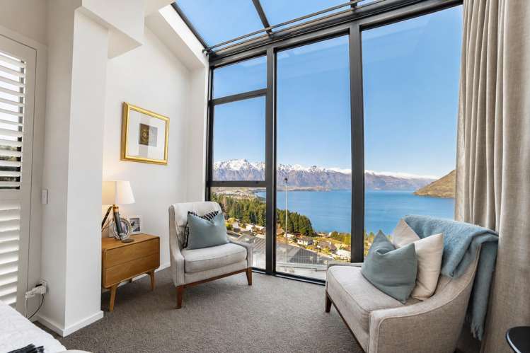 2 Jade Lake Crescent Fernhill_10