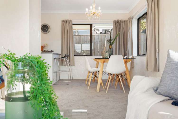 44 Bodi Place Te Atatu South_7