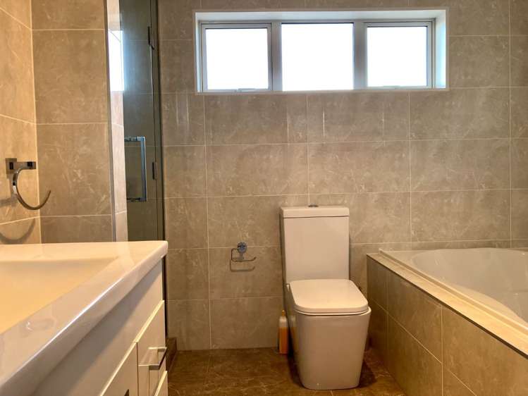 16 Midhurst Avenue Henderson_14