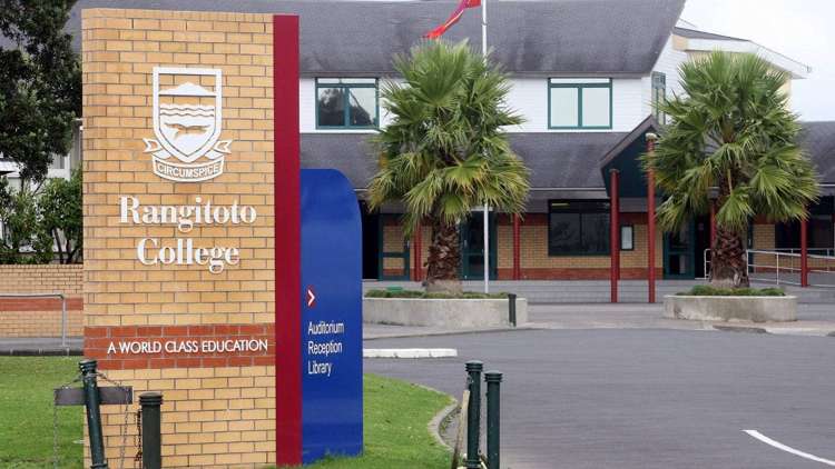 1 Peony Mews Oteha_18