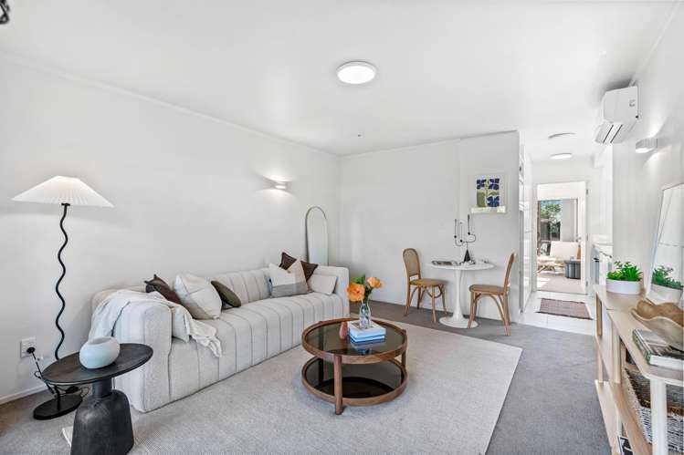 327E Hobsonville Road_3