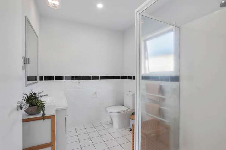 15 Piriti Drive Te Atatu Peninsula_19