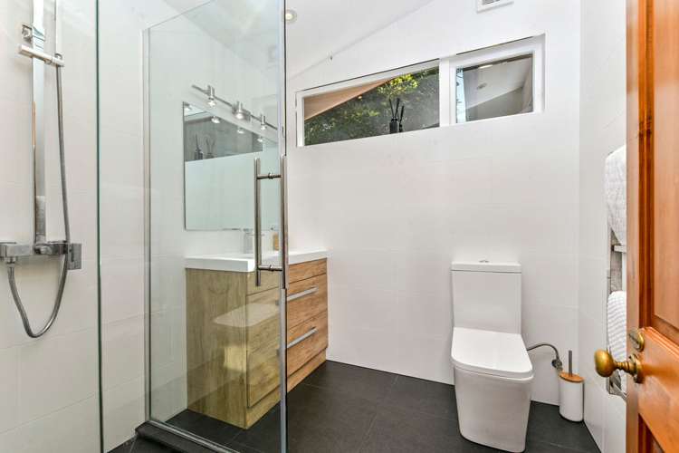 37 Roseberry Avenue Birkenhead_13