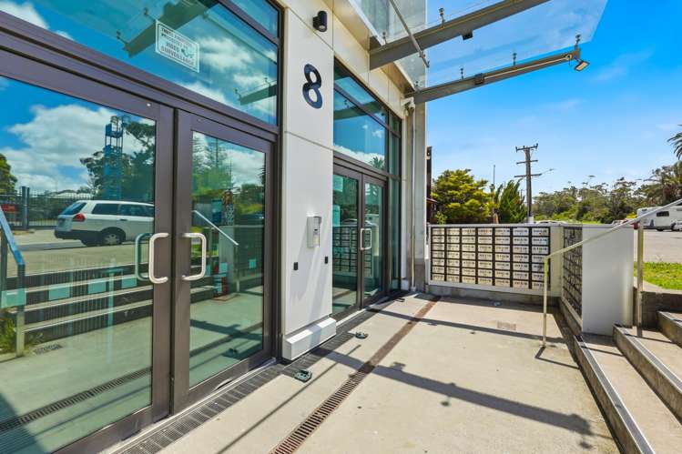 904/8 Waikumete Road Glen Eden_44