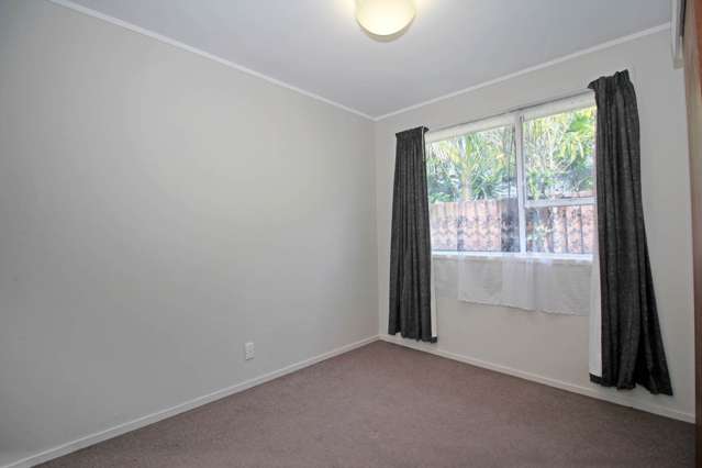 1/4 Aylmer Court Eastern Beach_4